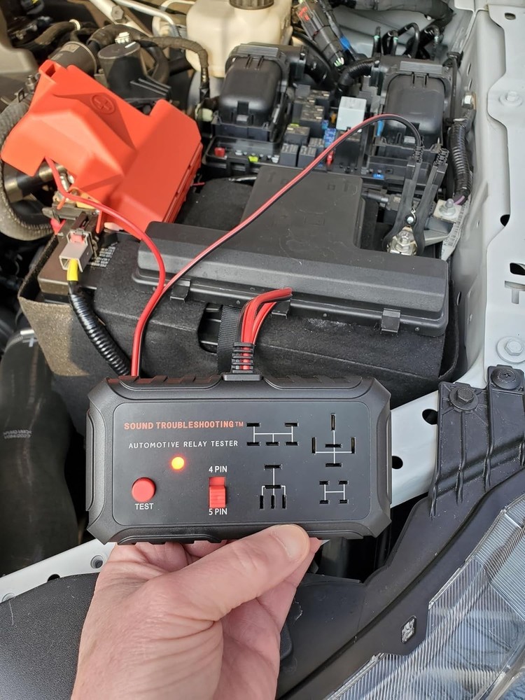 Handheld Relay Testing Tool for Automotive Electrical Systems and Diagnostics