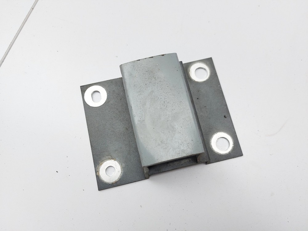 JAGUAR XK X150 FRONT WING SUPPORT BRACKET 2006