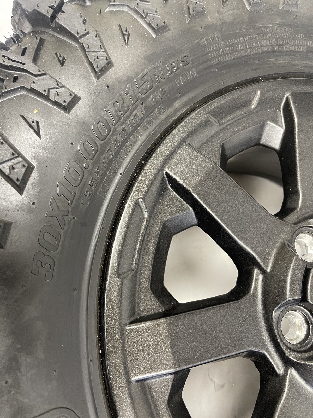 POLARIS XPEDITION FRONT WHEEL TIRE 30X10x15 PRO ARMOR CRAWLER XP 2024-2025 (1)