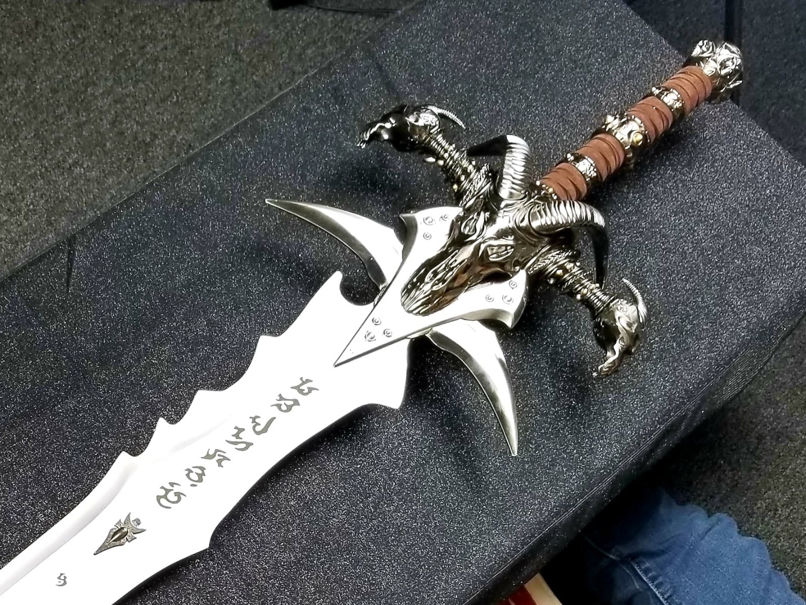 World of Warcraft: Frostmourne Steel Replica Sword