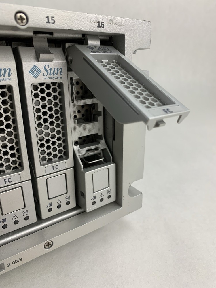 Sun Microsystems 0843 Class 4600 16 Bay Storage Array w/ Power Supplies