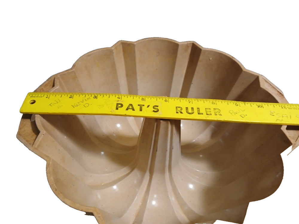 Bundt Cake Pan 4 Qt-Used