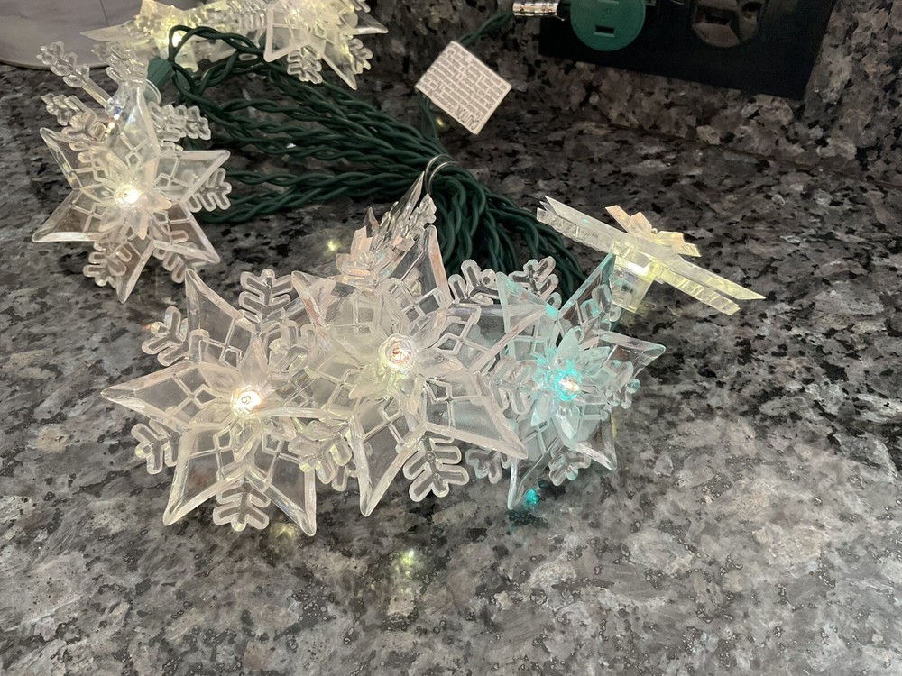 (10) Snowflake String Lights ~ Corded ~ 10’ Strand ~ Winter