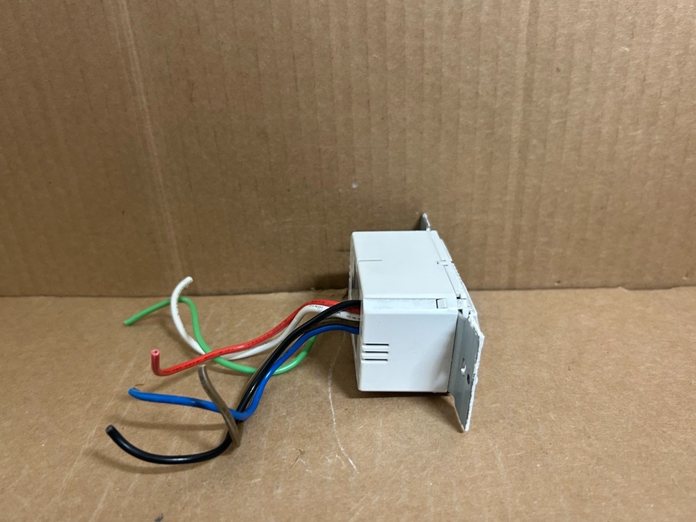 WattStopper DW-200 800w Dual Technology Wall Occupancy Sensor White