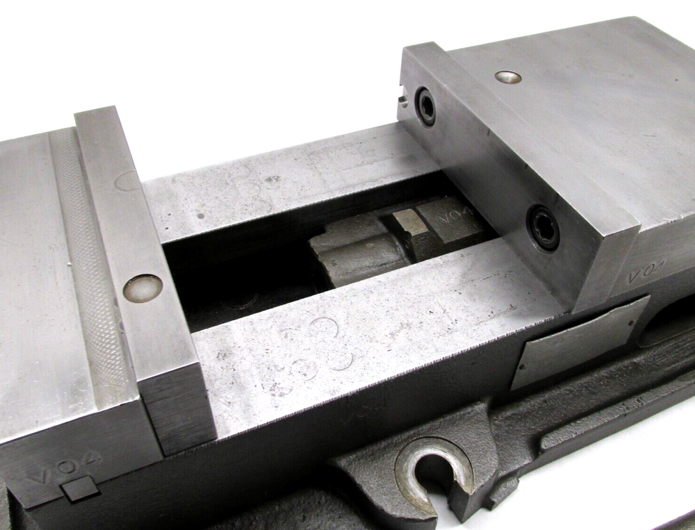 KURT ANGLOCK 6" MILLING MACHINE VISE w/ JAWS & HANDLE - #D60