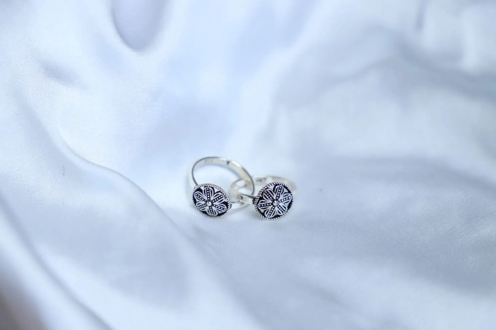 925 Silver Flowery Toe Ring (4-5gm Approx)