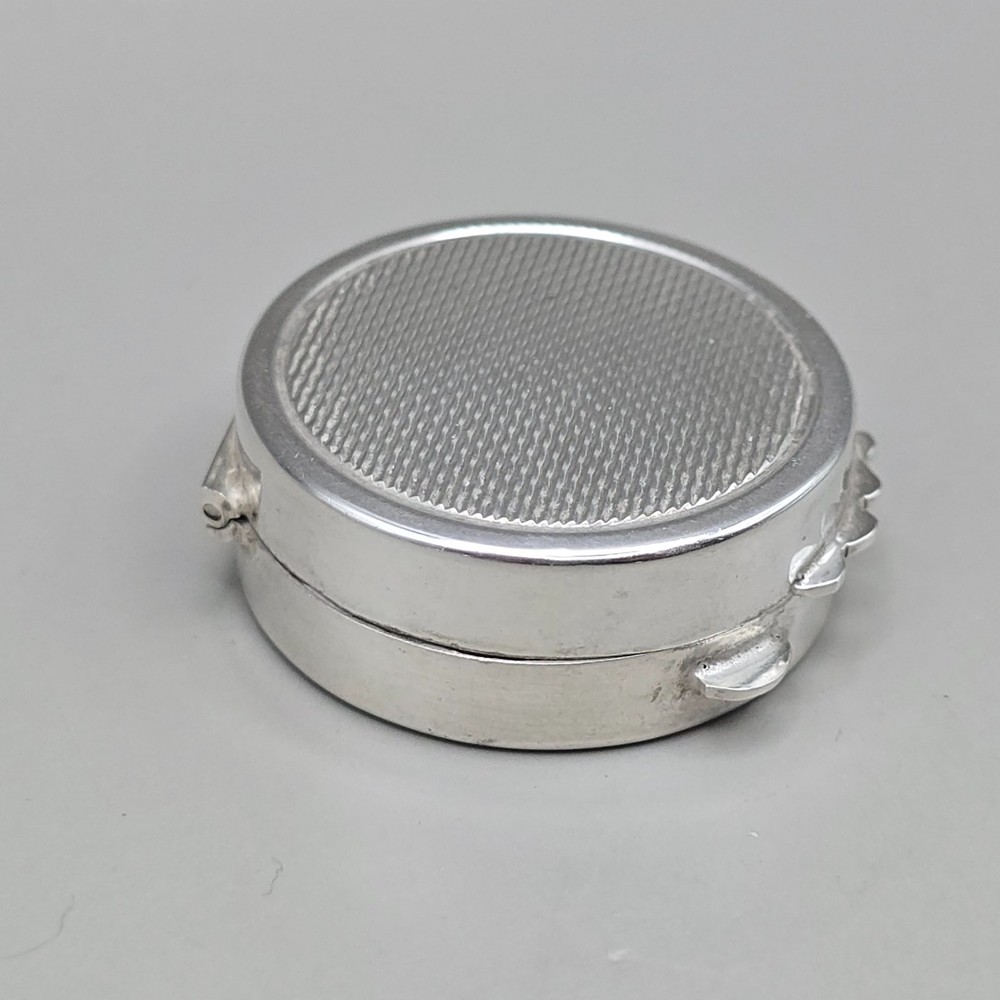 Vintage 800 Silver Engine Turned Snuff/Pill Box