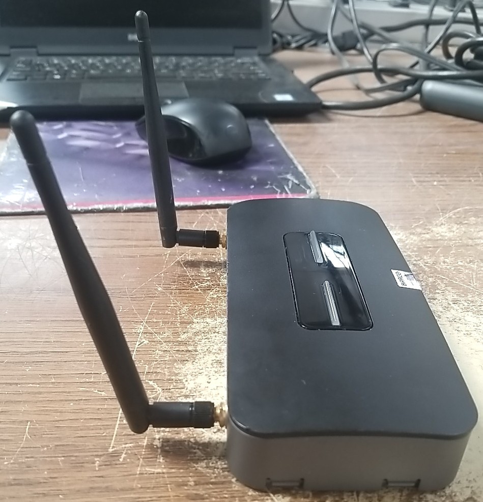 Barco ClickShare R9861008 Wireless Presentation System. *READ⬇️*