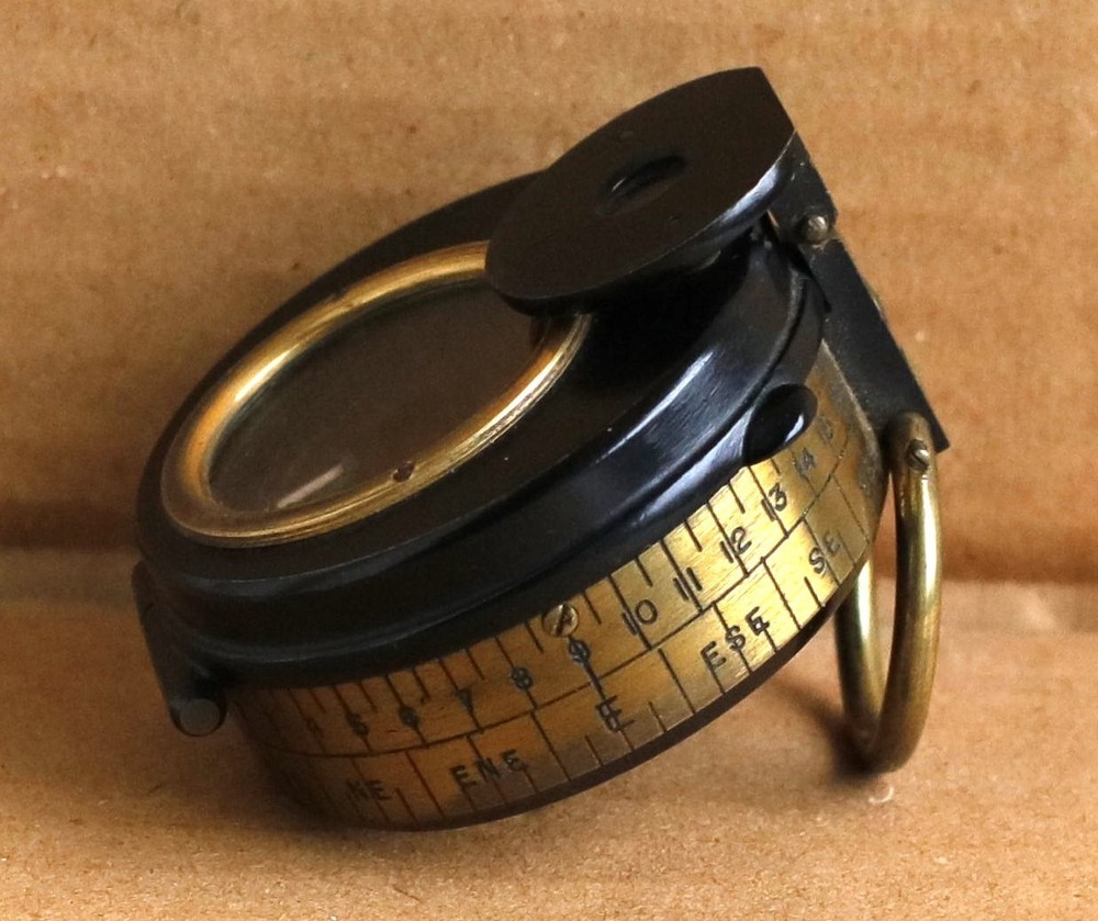 WW1 1916 FIELD COMPASS WITH CASE
