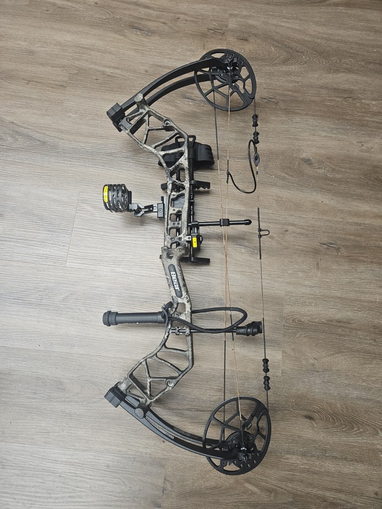 Bear Legit Maxx RH Compound Bow