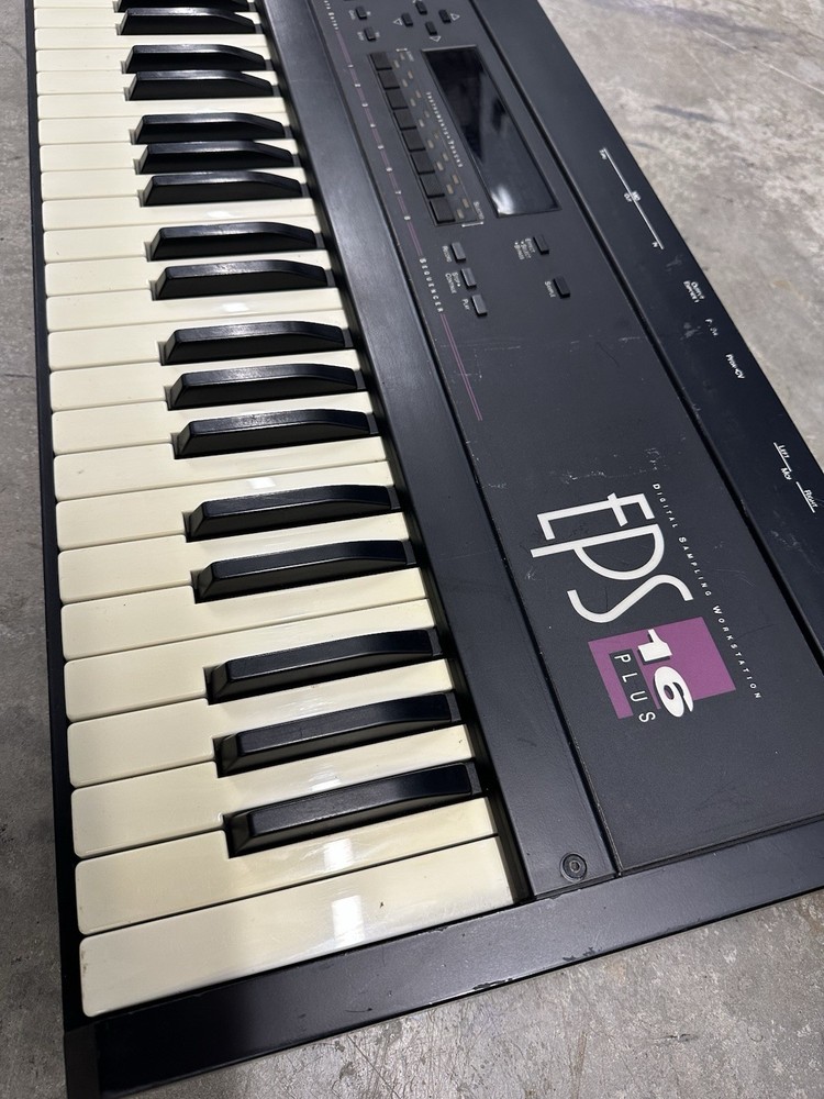 Ensoniq EPS-16 PLUS Sampling Keyboard 16 Bit Sampling 24 Bit Effects Black
