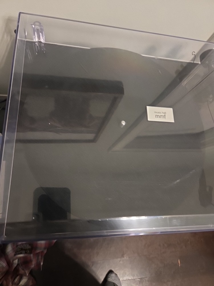 Music Hall MMF-2.2 TURNTABLE