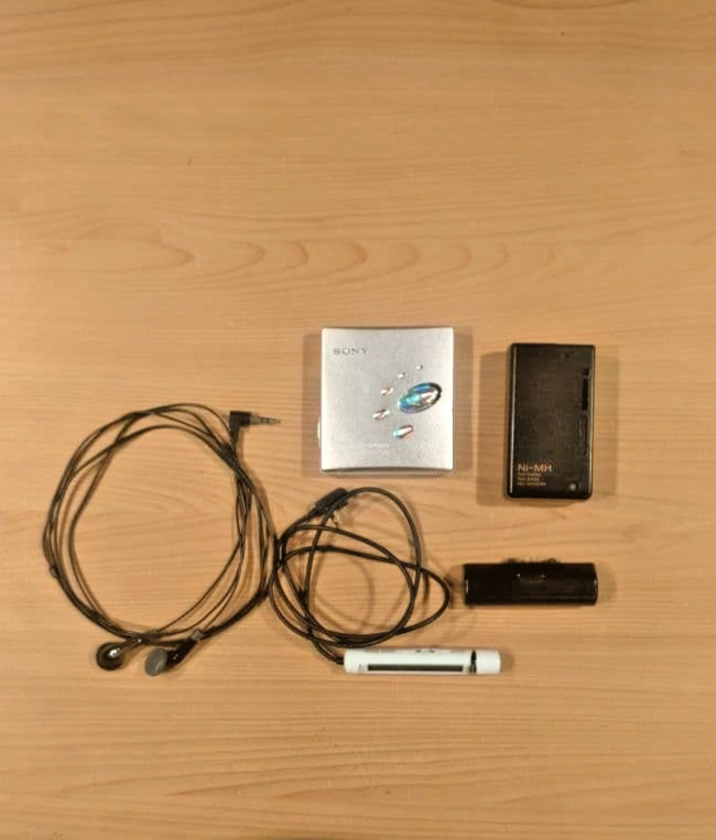 SONY MZ-E520 Silver MD MiniDisc Player Walkman
