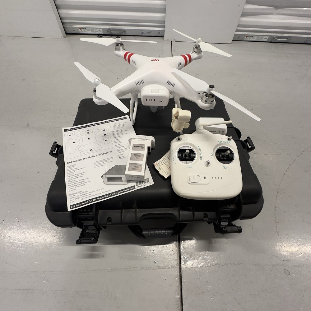 DJI PHANTOM 2 VISION + with case, 2 Used Batteries & Range Extender