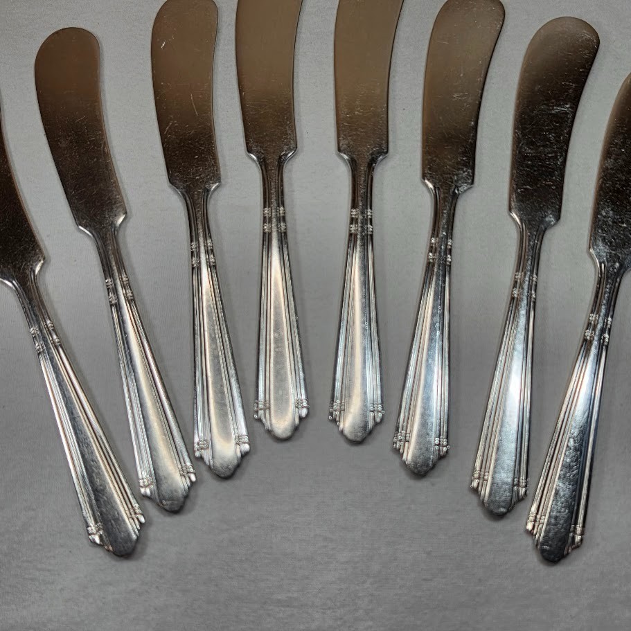 Wallace Serenade II Silverplate Set of 8 Flat Handle Butter Condiment Spreaders