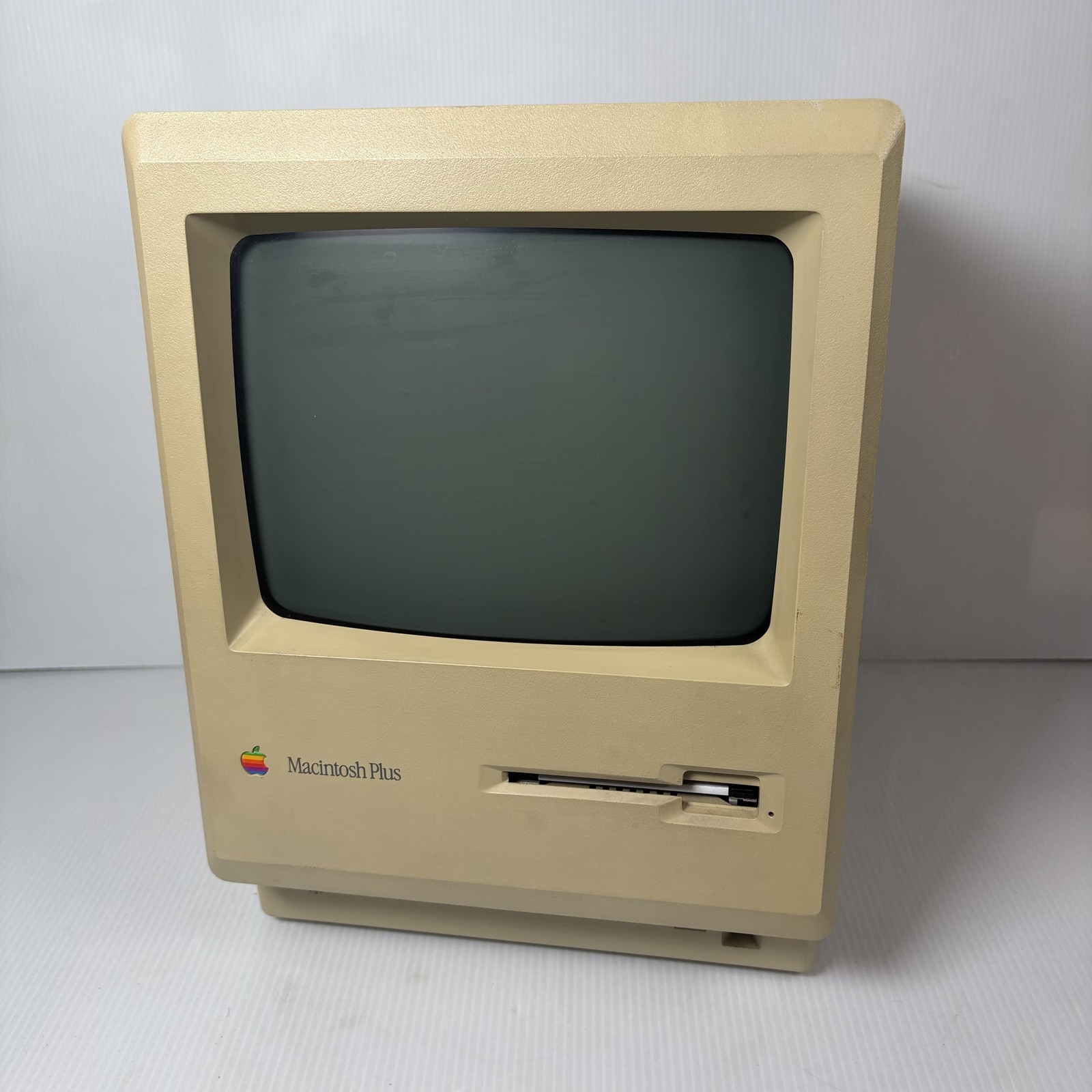 Vintage Apple Macintosh Plus 1MB M0001A Computer System 3.0 Working Beige