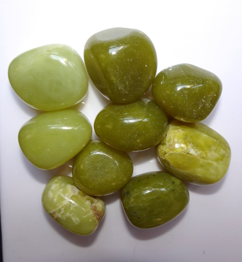 Serpentine - 9 Medium Tumbled Stones rt132a