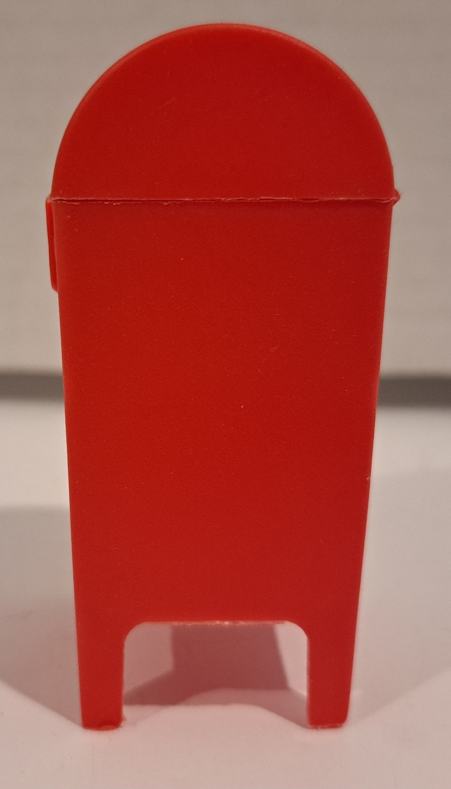 Vintage 1984 Fleer MAILBOX Candy Container 2.75” Red Plastic Flip Lid