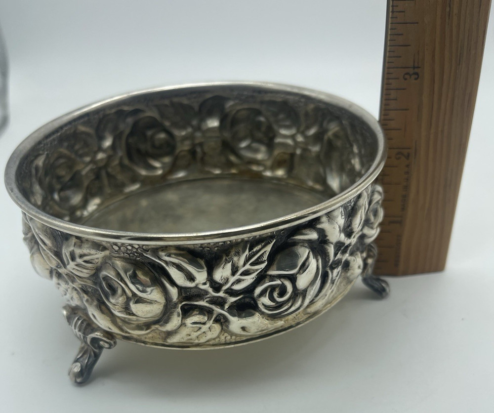 Vintage EL De Uberti Frog Silverplate Repousse Flower Base Roses Floral Italy