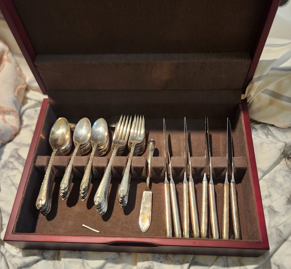 Wm Rogers & Son IS Silver Plate Flatware Set  48 Pcs Vintage