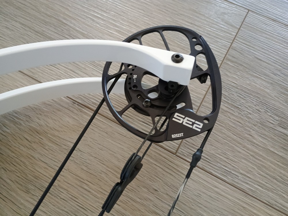 PSE Dominator Duo 40 SE2 archery bow RH