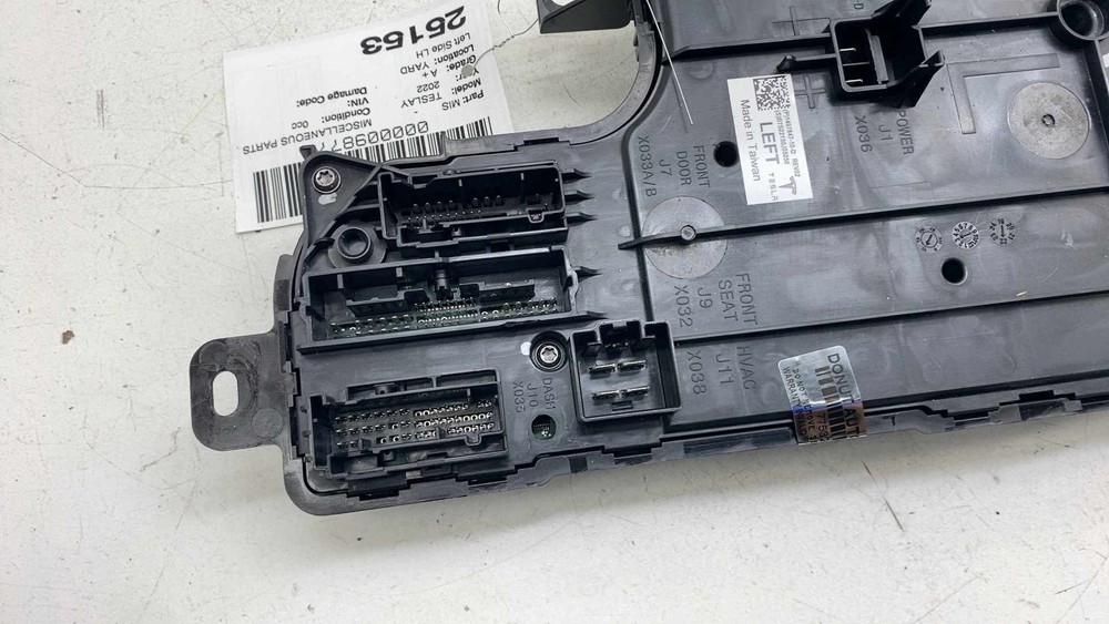 ⭕ 20-24 Model Y Front Left Frunk Low Voltage Body Controller Module 1497847-10-D