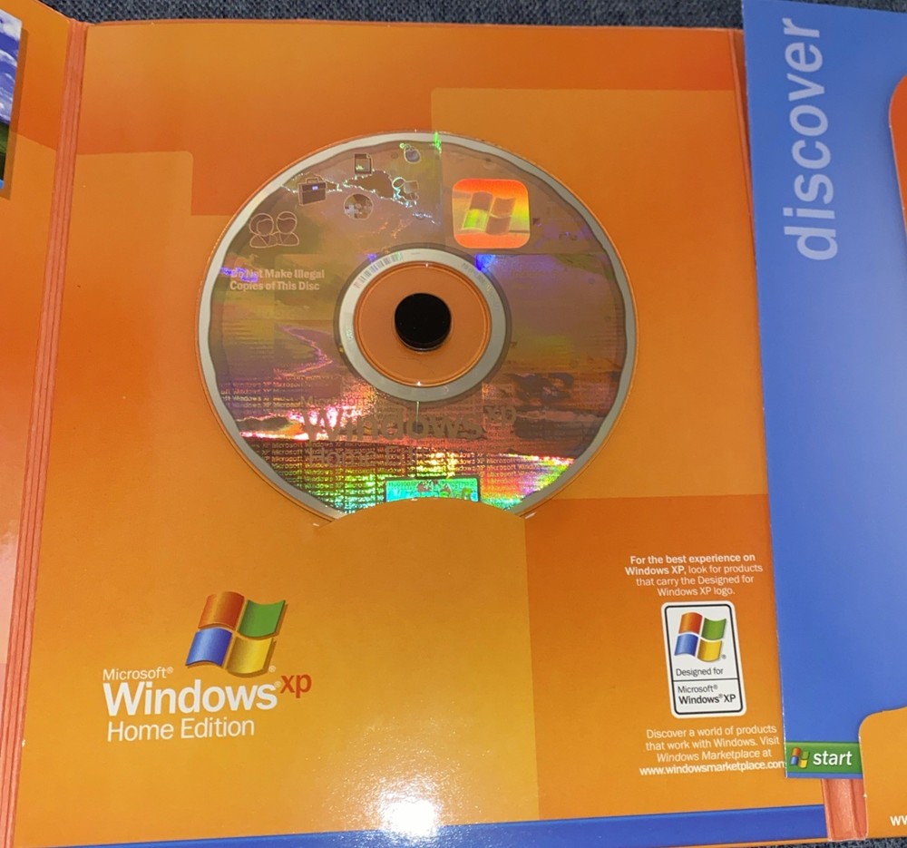 Microsoft Windows XP Home Edition - Full Version with Service Pack 2 CD-ROM