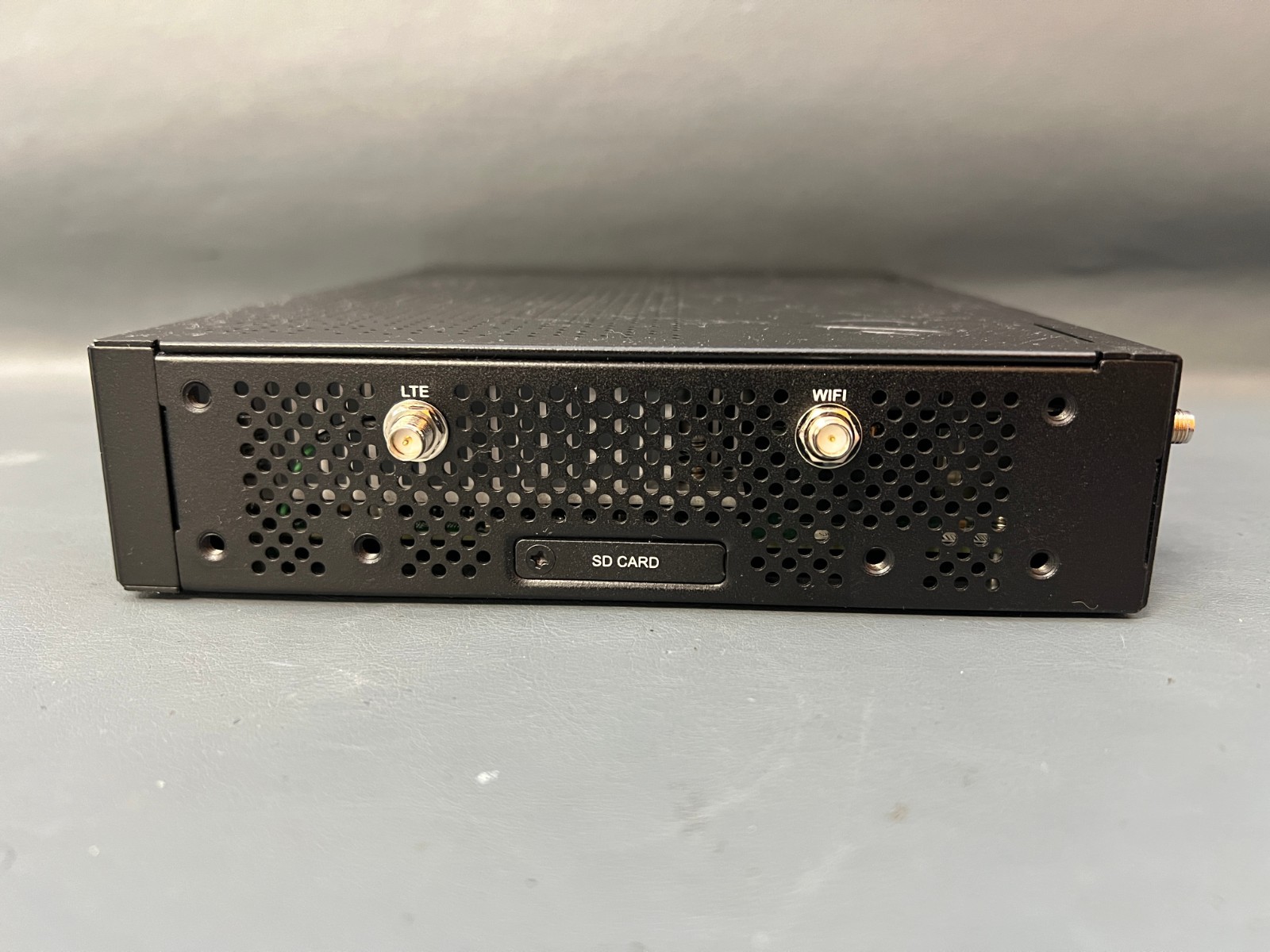 Check Point V-81WL Network Security Device (POWER-TESTED/LICENSE STATUS UNKNOWN)