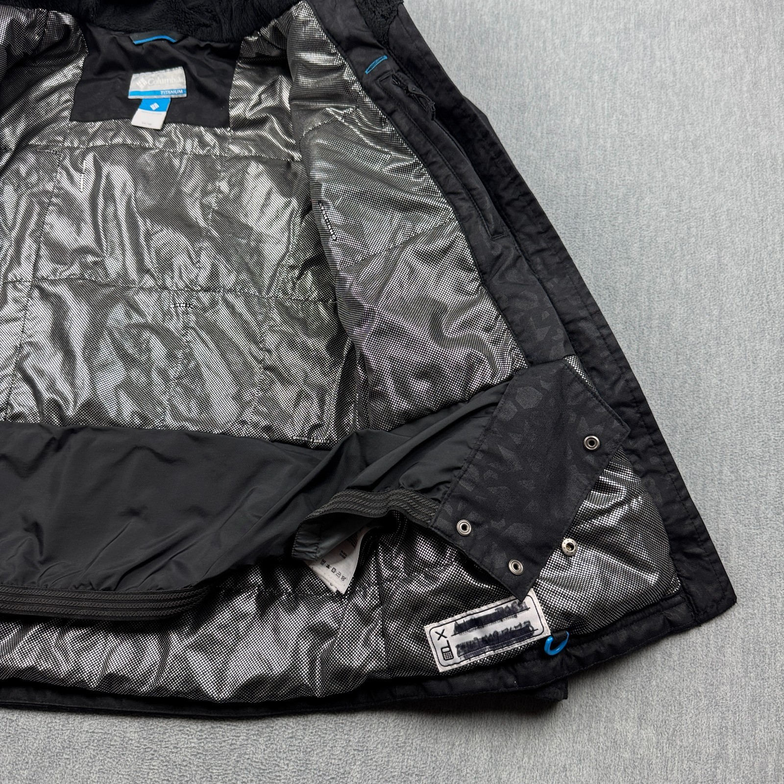 Columbia Jacket Youth Girls 14/16 Black Omni-Tech Titanium Hooded Full Zip Kids