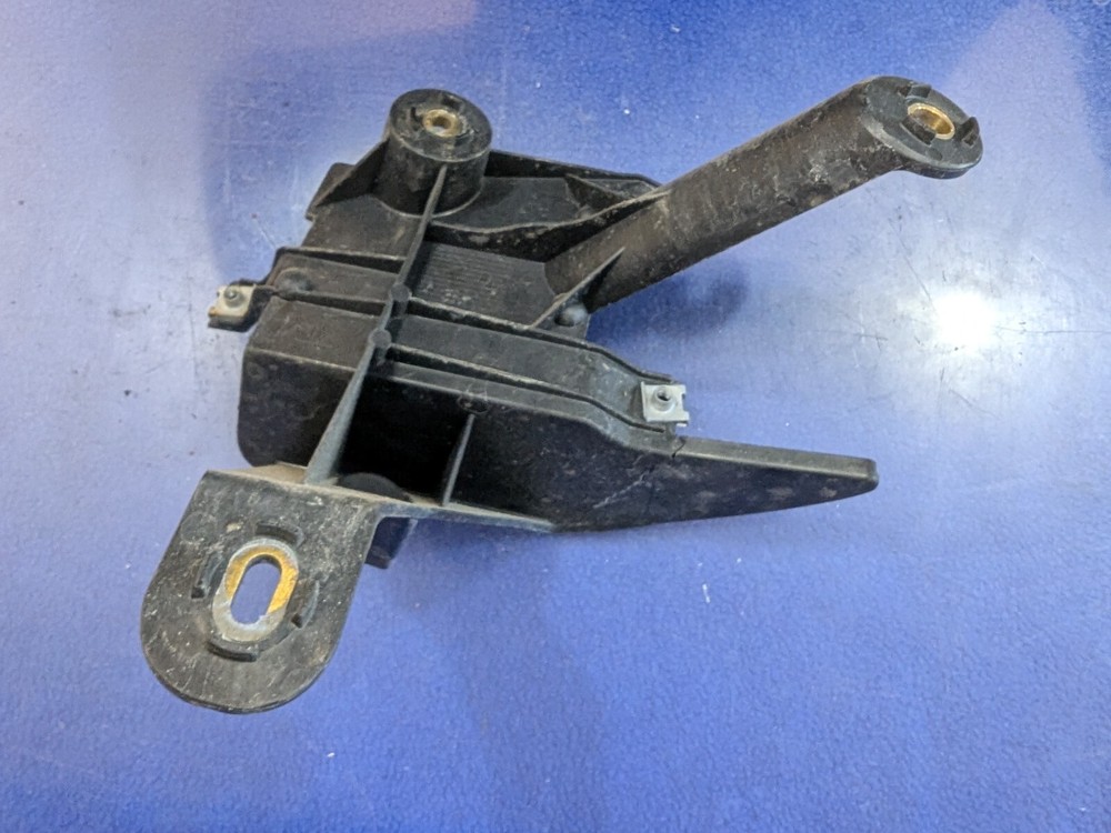 2011-2014 PORSCHE CAYENNE - LEFT LANE Change Assist Control Module Bracket