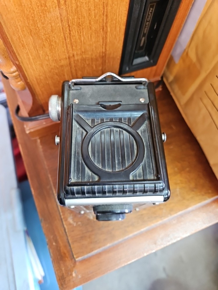 Vintage Spartus Full-Vue Box Camera 120 Film Top View Chicago Made In The USA