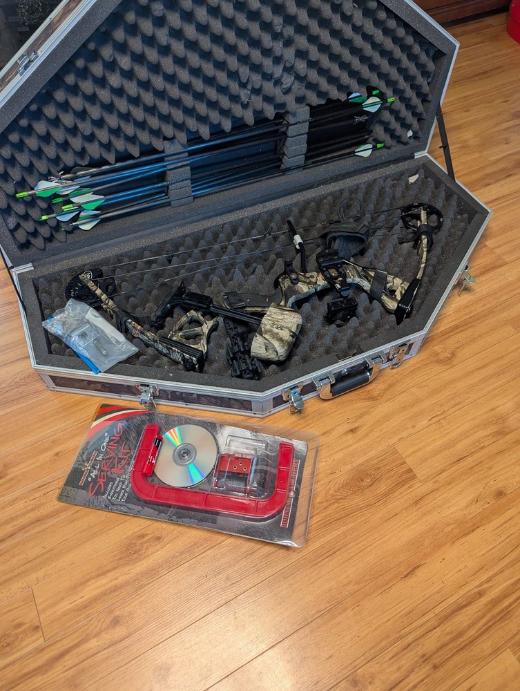 PSE Stinger Hunting Bow Package (with Case, arrows, release)