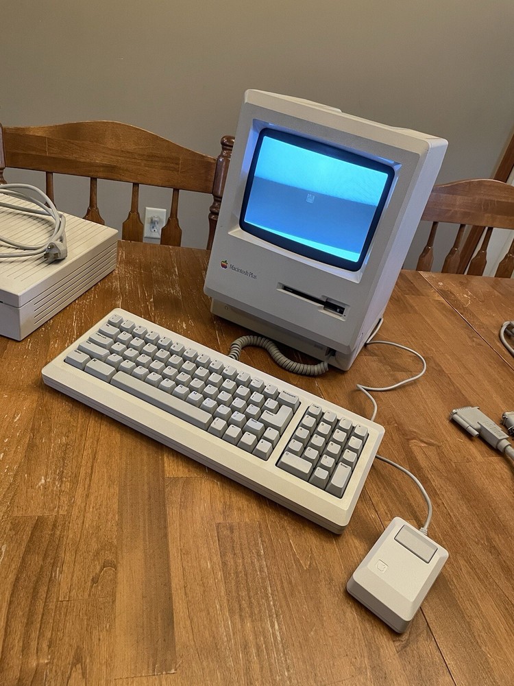1986 Apple Macintosh Plus Computer With 1986 Apple Hard Disk 20sc
