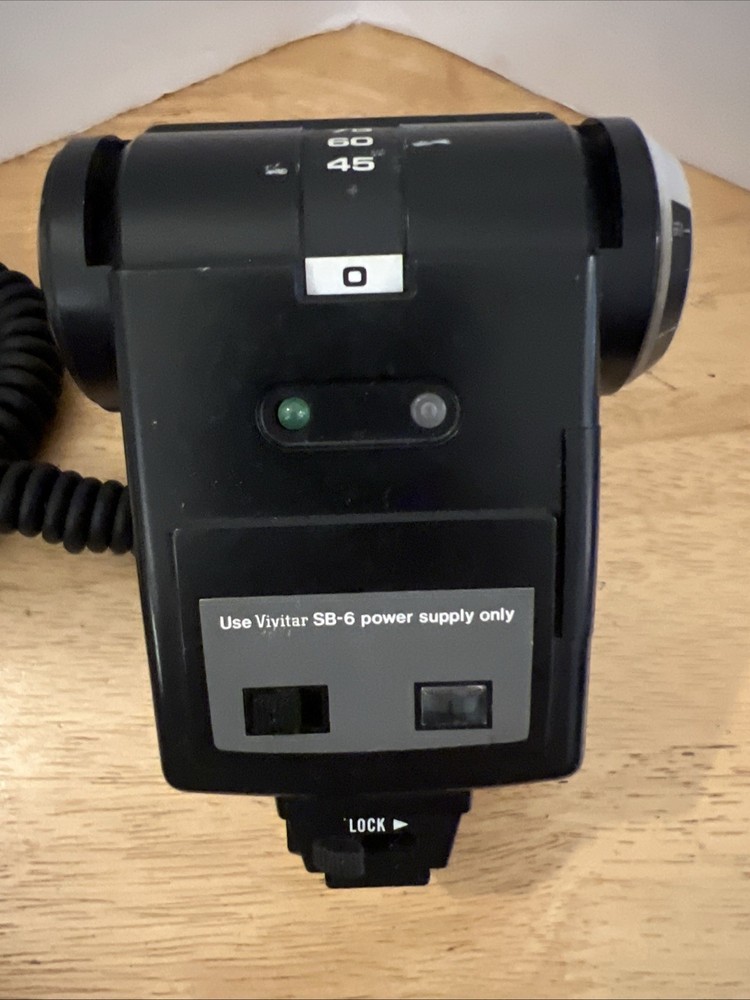 Vintage Vivitar Zoom Thyristor 285 Flash - Powers On - Untested