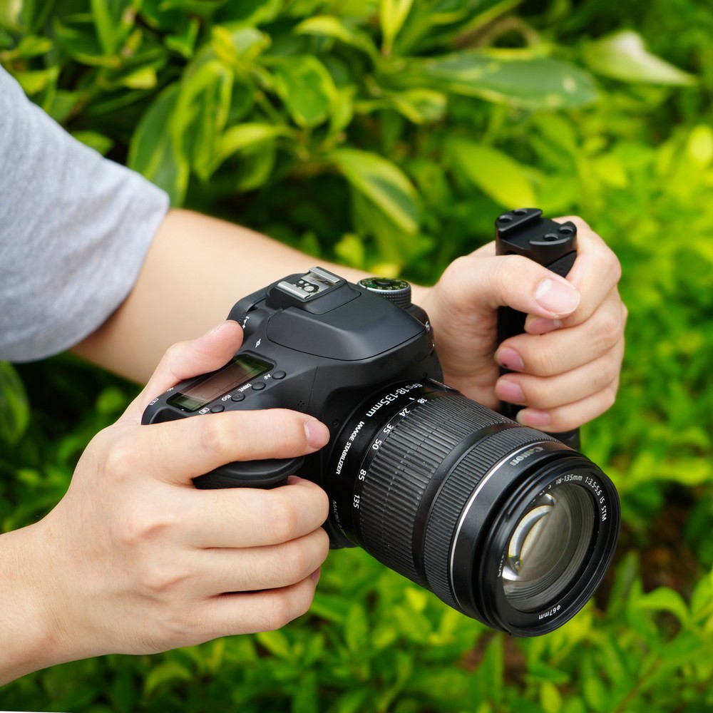 Universal L-Shaped Bracket Holder with Handele Grip for DSLR Camera Stabilizer