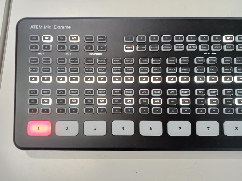Blackmagic ATEM Mini Extreme Video Switcher 8 HDMI Input Multiview USB