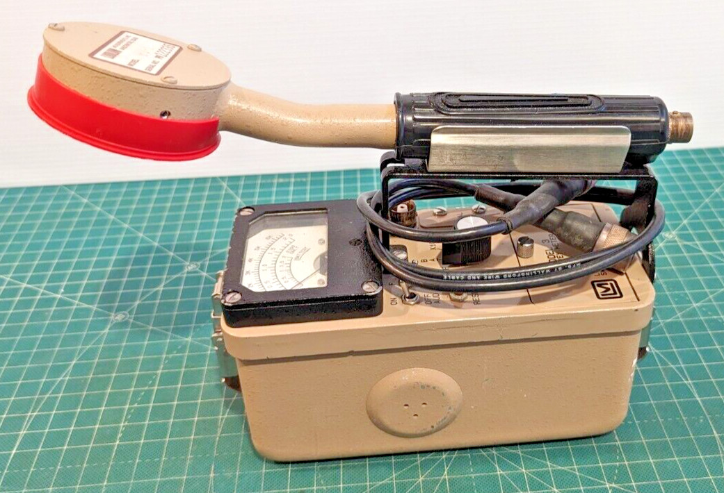 1x CLEAN Ludlum Model 3 Survey Meter  44-9 Tested, Calibrated, and GUARANTEED