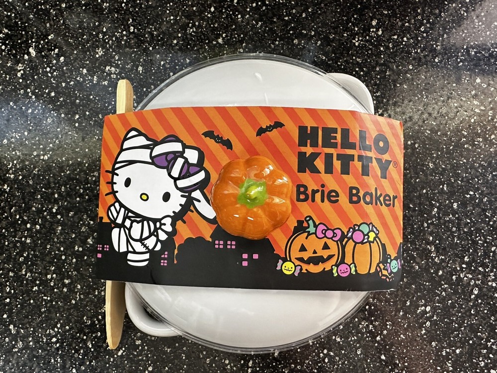 Sanrio Hello Kitty Halloween Brie Baker Lid w/spoon NWT! Pumpkin Kitty