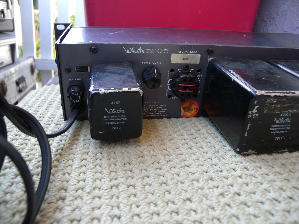 WHITE PROFESSIONAL EQUALIZER 4000. GREAT WORKED CONDITION. WITH TESTED. U.S.A