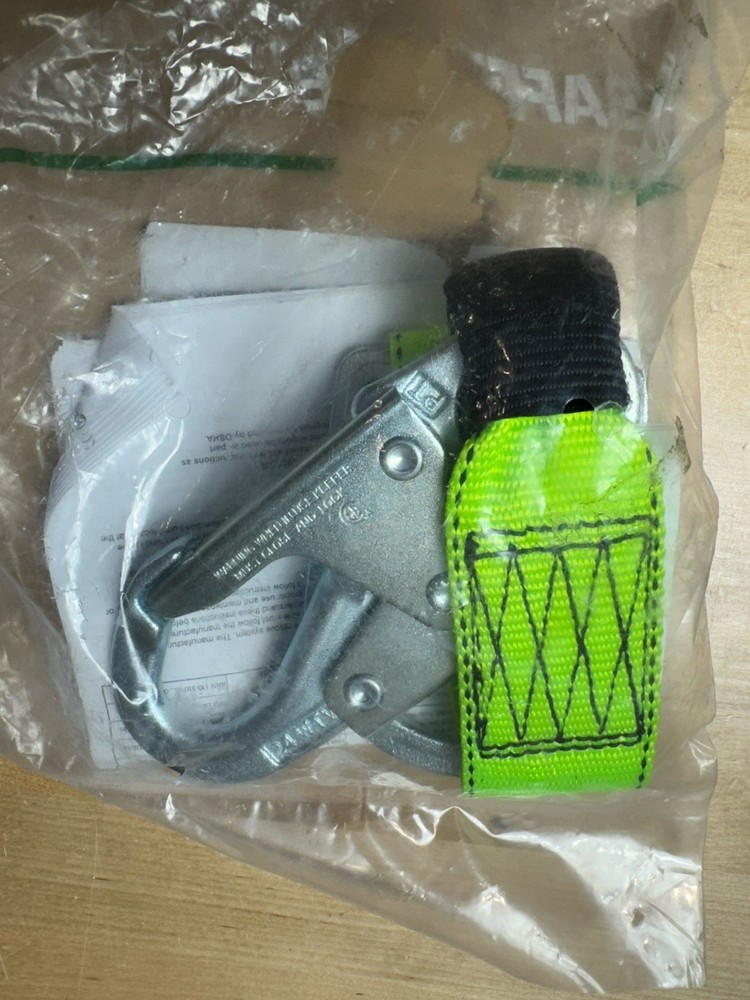 SAFEWAZE 18″ D-ring Extender: Snap Hook, D-ring FS813 GREEN