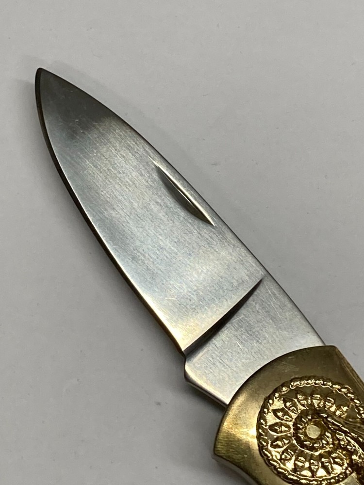 Wolf Pack Commemorative Knife in Presentation Box WPCKT