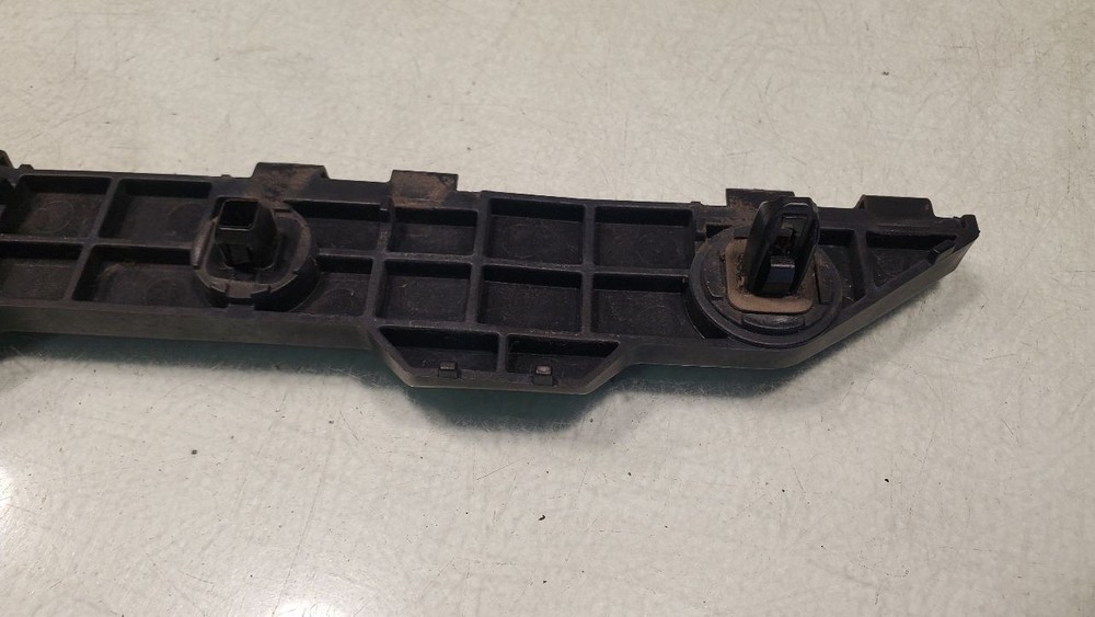COROLLA S 2013 REAR BUMP BRACKET, RETAINER RH
