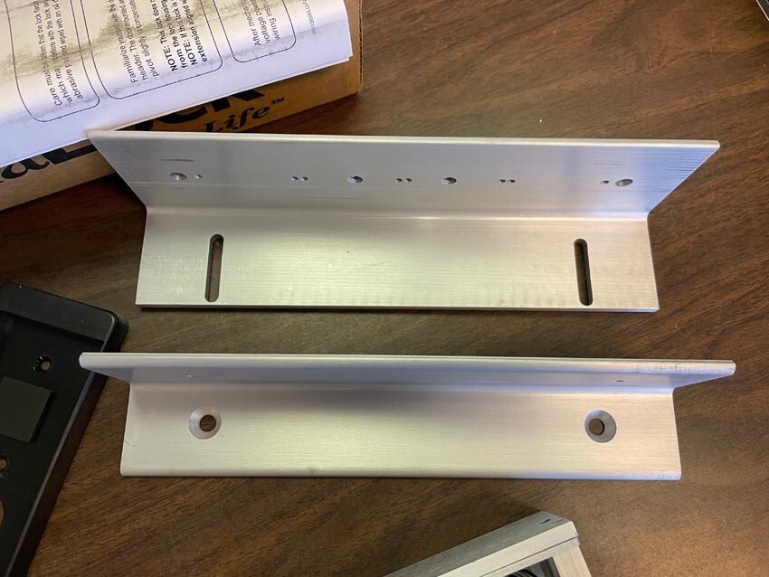 DynaLock 2011xTJ20/3000LCxTJ20 Surface Mount Electromagnetic Lock 1200Lb HF