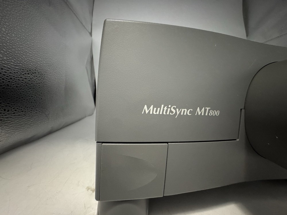 NEC MultiSync MT800 TFT LCD Projector Powers On W/Remote , Cables And Carry Bag