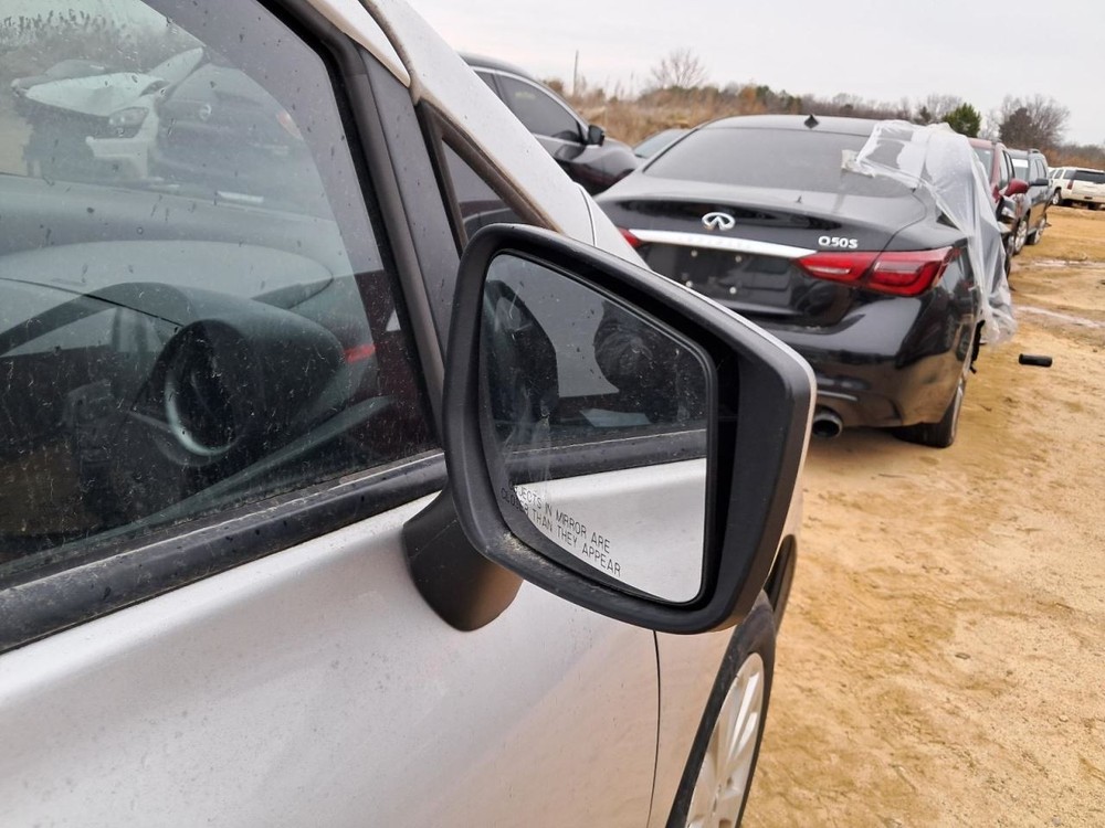 VERSA 2016 Glove Box 4917398