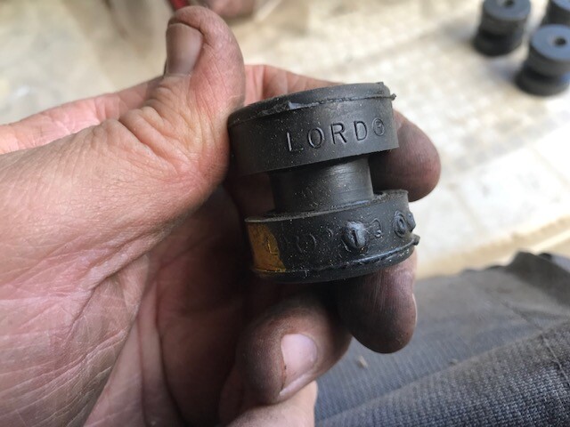 52086162 ISOLATOR, CAB