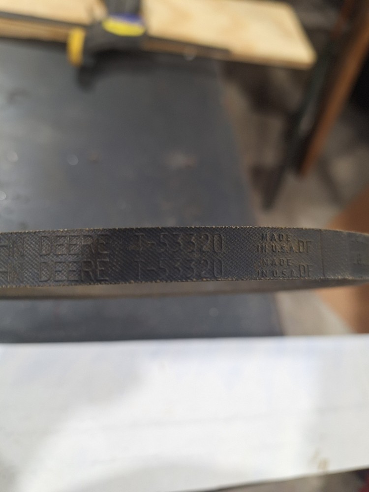John Deere T53320 belt