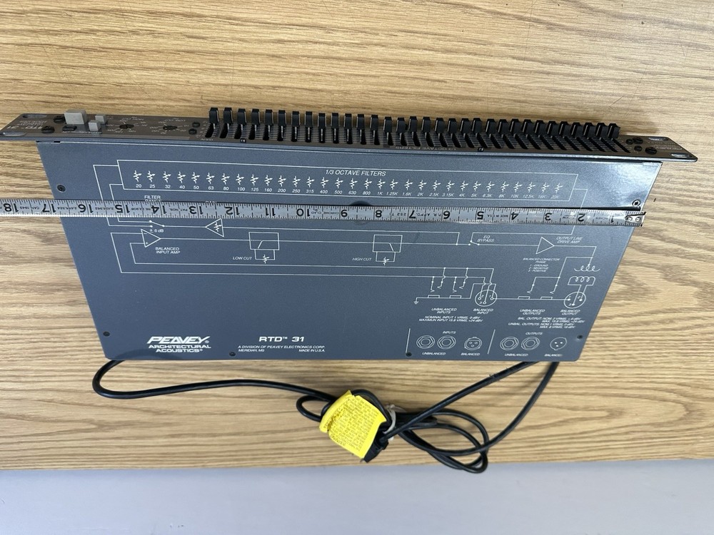 Peavey RTD 31 1/3 Octave Graphic Equalizer - Rack Mountable (ROC039606)