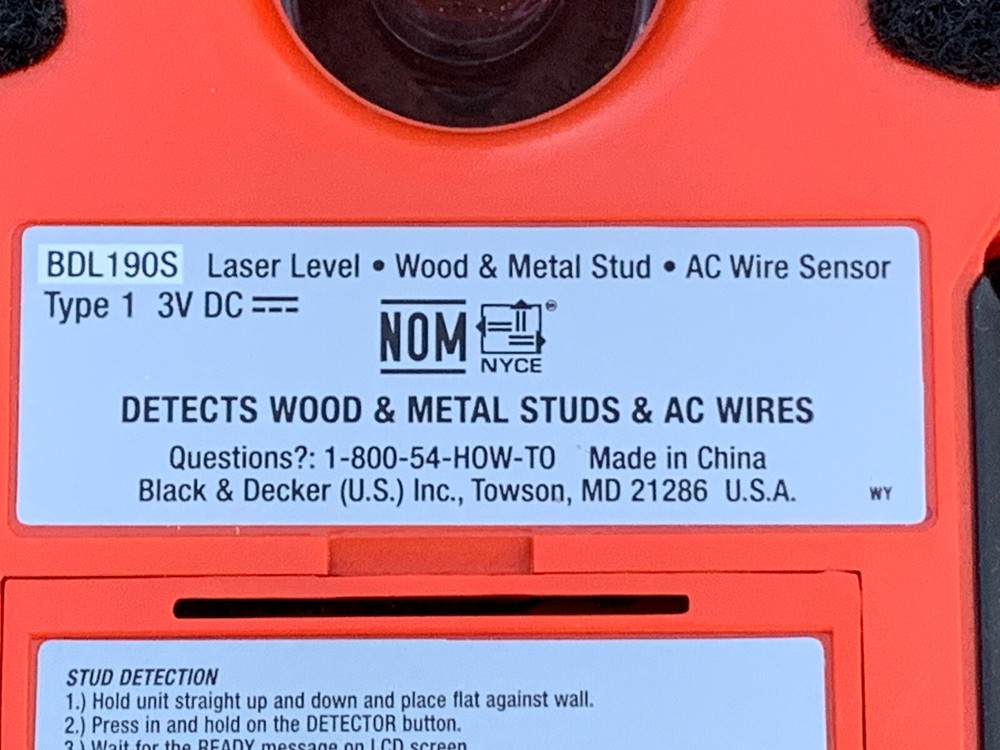 BLACK & DECKER BDL190S BullsEye Auto-Leveling Laser with Stud Sensor