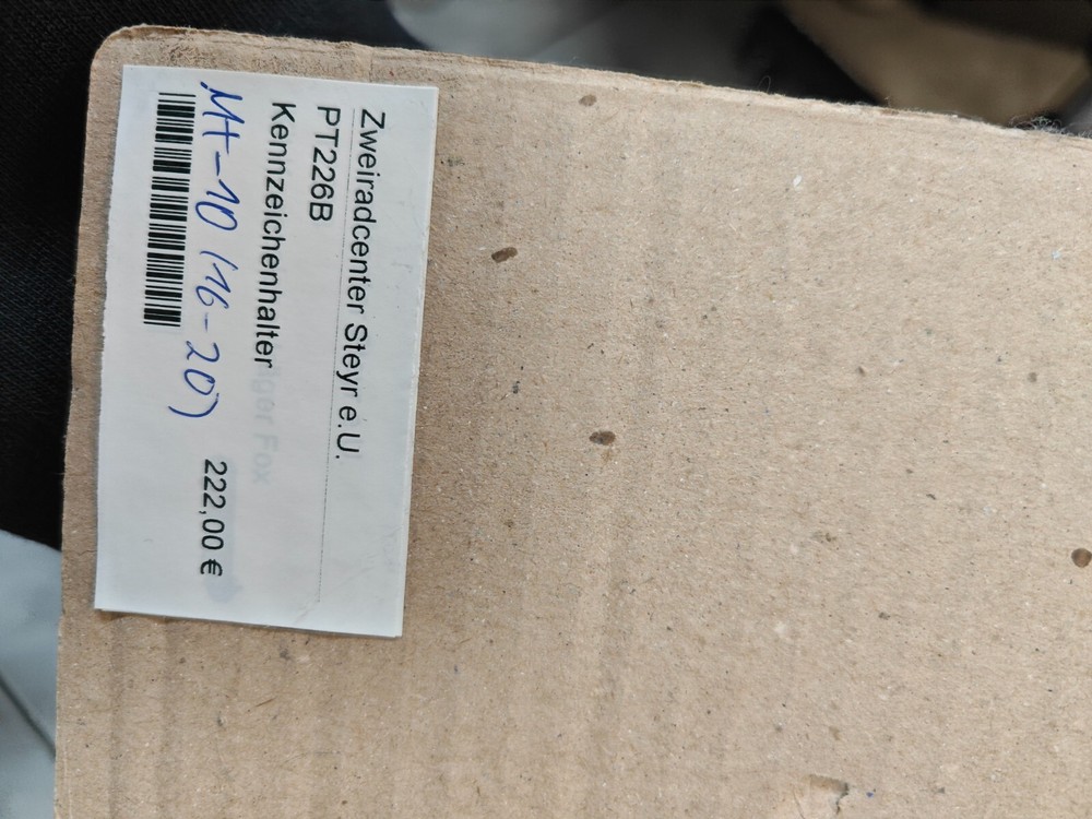 Rizoma License Plate Holder